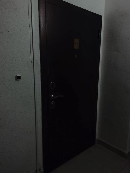 Продам дверь входную металлическую