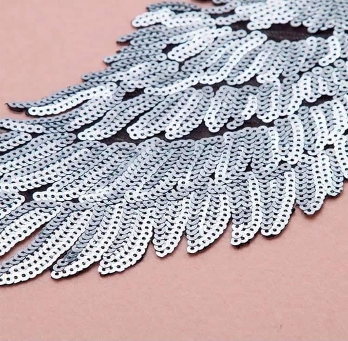 Нашивки за дрехи от пайети в златно и сребърно за 5 лева за чифт!