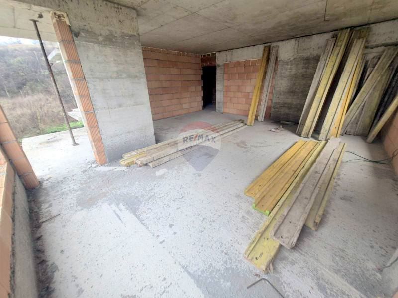 Продава се Тристаен апартамент в Варна, Кайсиева градина - 122 кв.м за 635 €/кв.м - Снимка #2