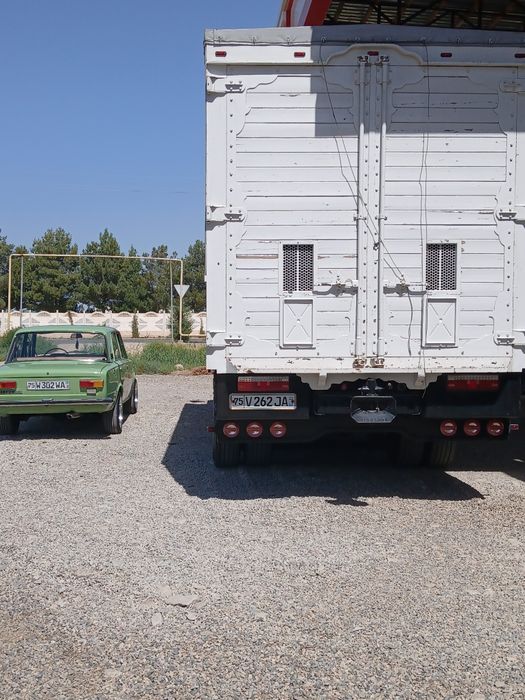 Машина полний нахаду