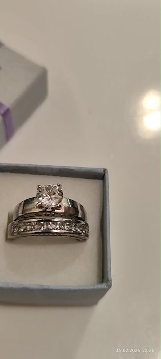 Уникални позлатени пръстени