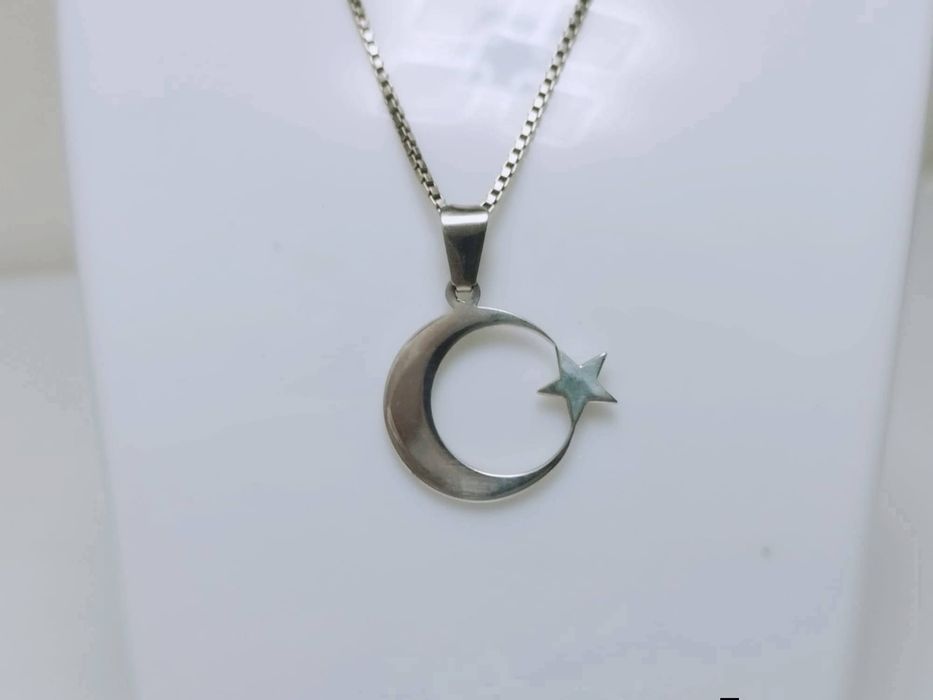 Vechi colier/lant cu pandantiv din argint de 925, in forma de semiluna