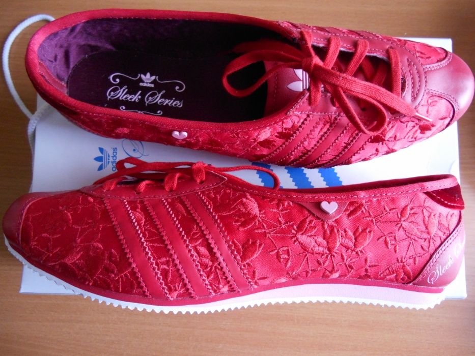 Кроссовки 41 размер новые