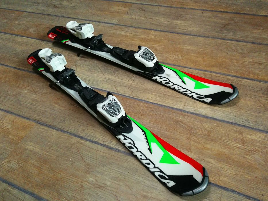 Schiuri ski schi clapari casti diferite marimi Stare IMPECABILA Ca NOI