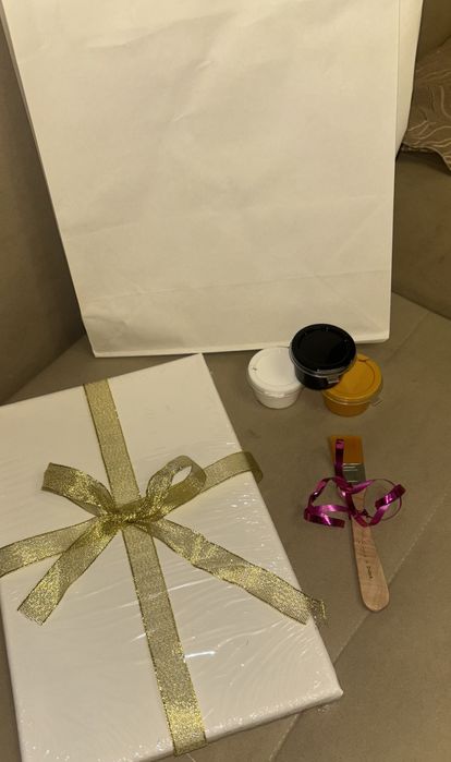 Отпечаток рук с парнем