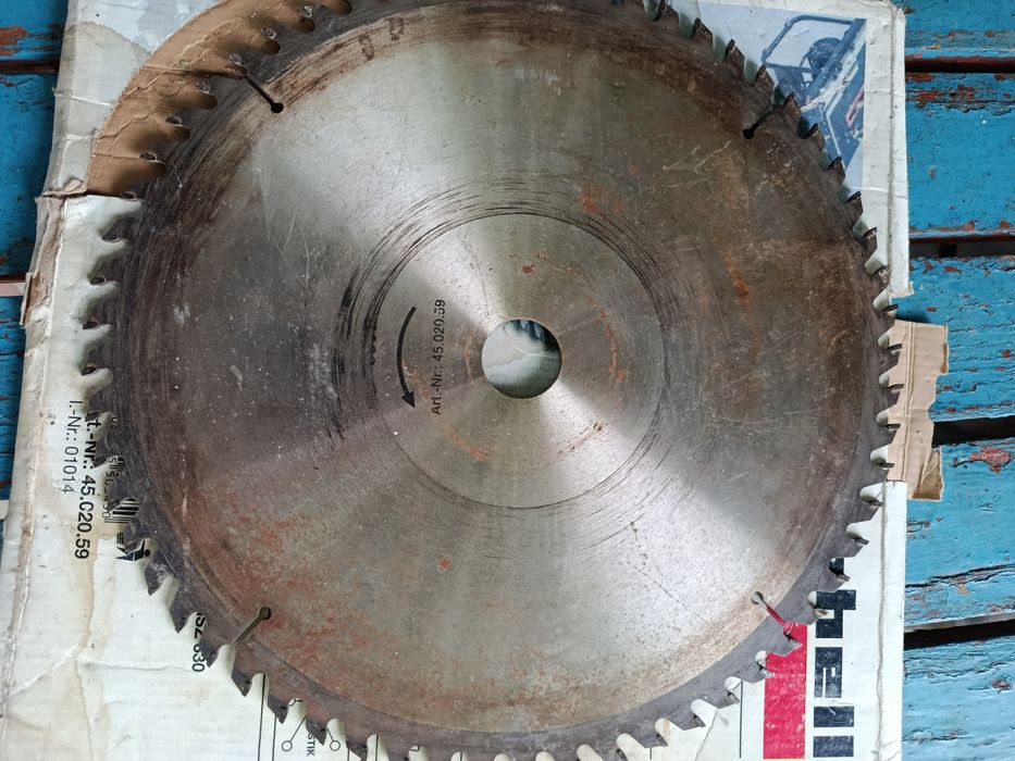 Диск енхелф със видия ф 305 см.