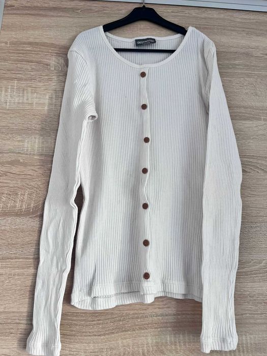 diferite bluze si camasi pt dama sau fete in stare f buna