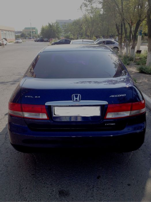 Honda Accord автомобиль