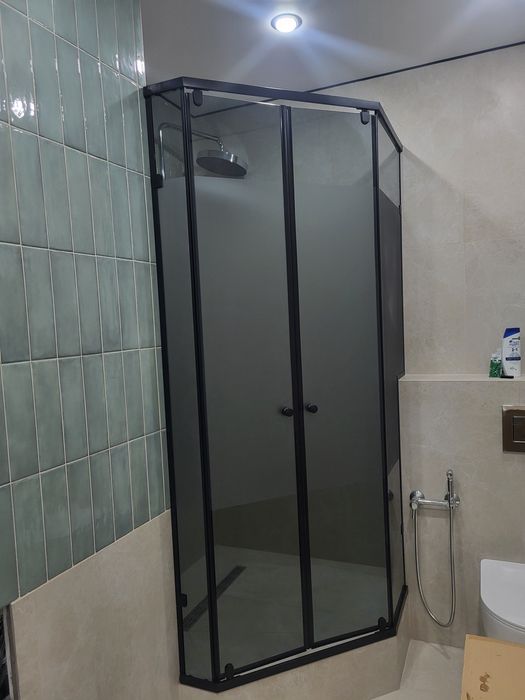 Душевой кабины, перегородки, зеркала