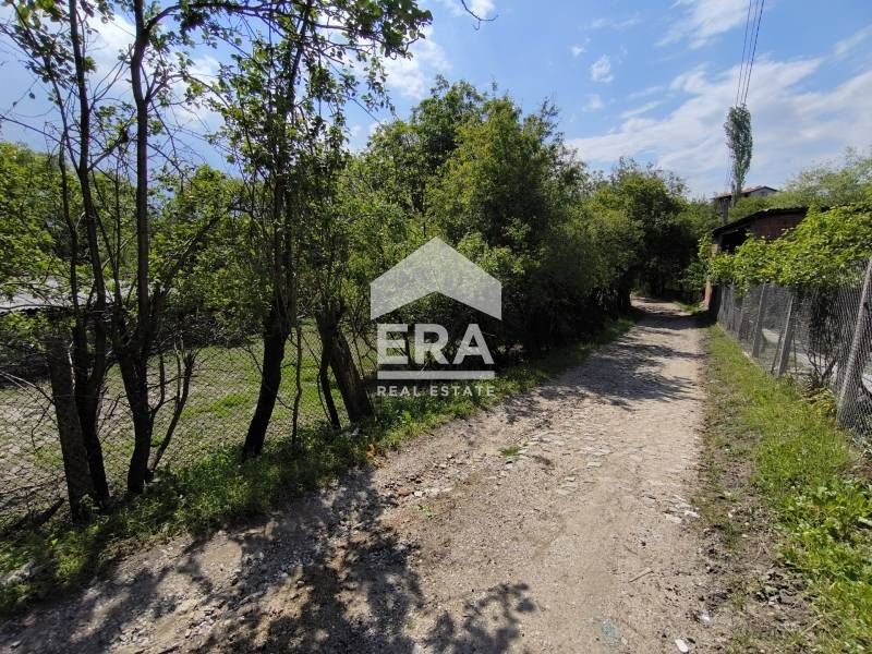 Равен парцел в ж.р.,,Изгрев,,