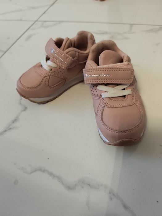 Adidași fetiță 22