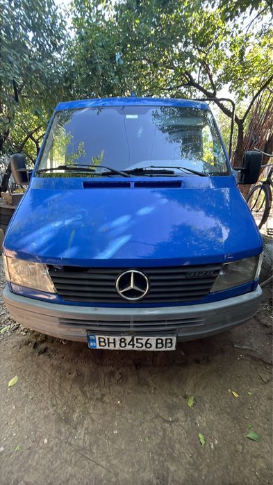 MERCEDES-BENZ E-Class 0 — imagine 3