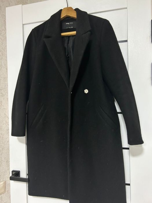 Женское черное пальто