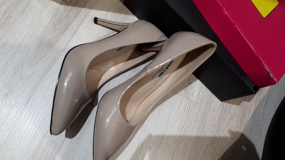 Продам туфельки новые