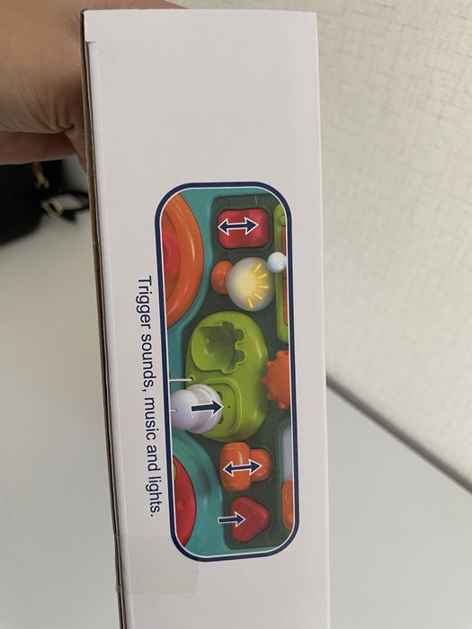 Динозавърче, дъска бизиборд, монтесори, музика и светлина