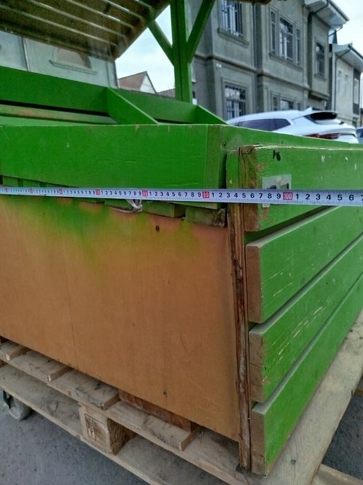 Meva sabzavotlar uchun vetrina stillaj