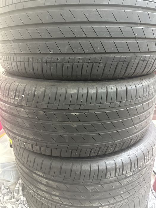 Продается автошина Good Year 225/55/17 в отличном состоянии .