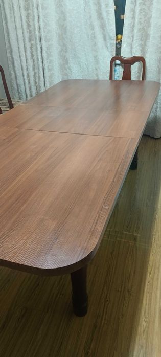 Продам стол деревянный