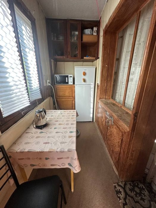 Чиланзар 20.  Айген.  Срочно 1 комнатная Продажа