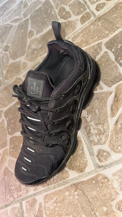 Adidasi nike vapor max