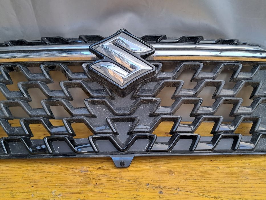 Грил решетка  Suzuki SX4 Cross