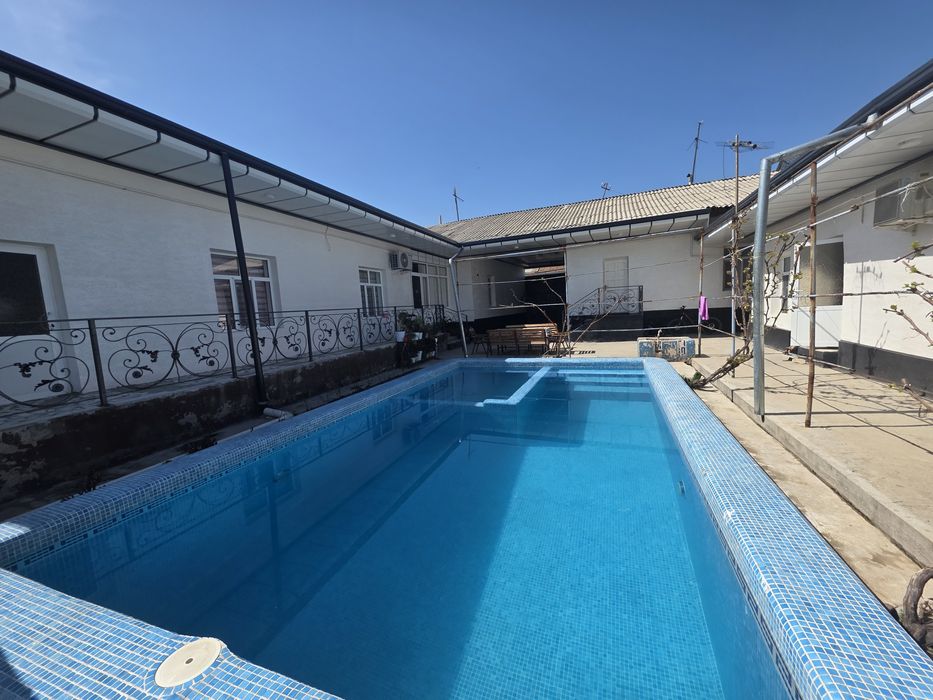 Кибрай тумани Бурота махалласида 8 сотих 7 хонали уй сотилади.