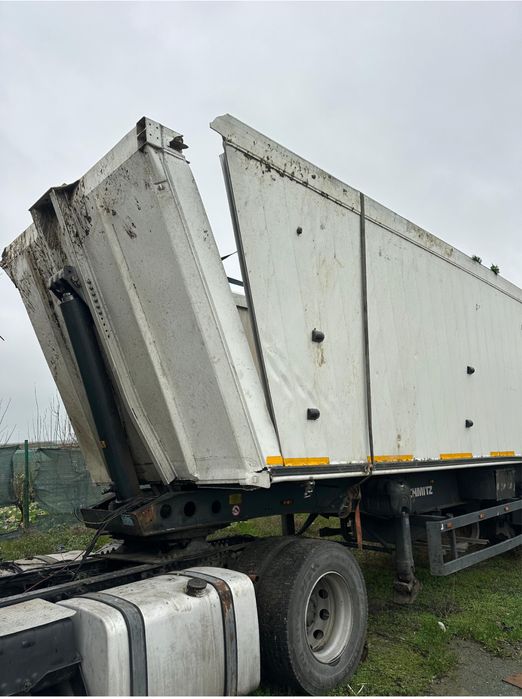 Vand semiremorca avariata