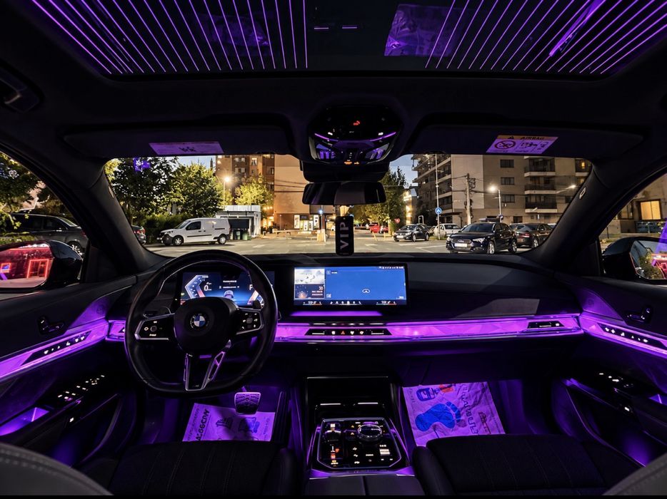 Bmw 740i benzina 2024 TV cinema usi electrice seria7 g70 cu 24.000km schimb variante