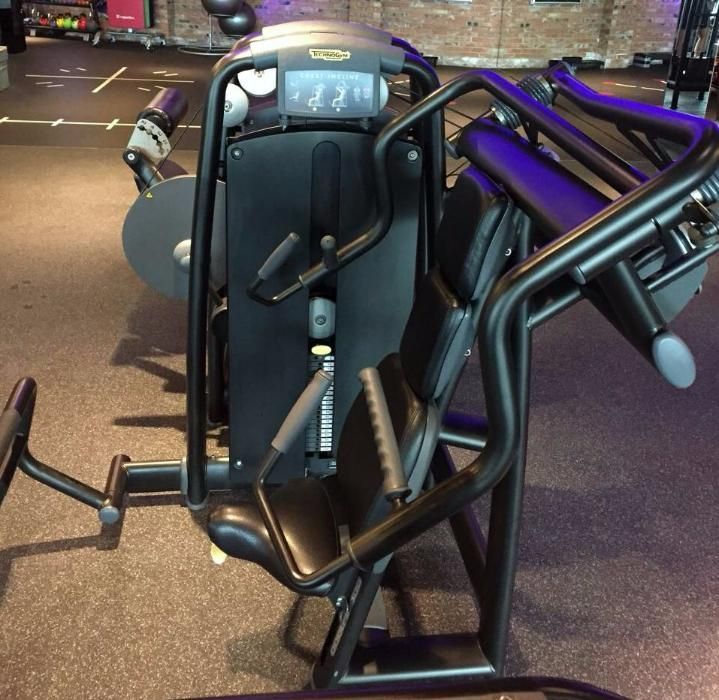 Фитнес уред Technogym Chest Incline