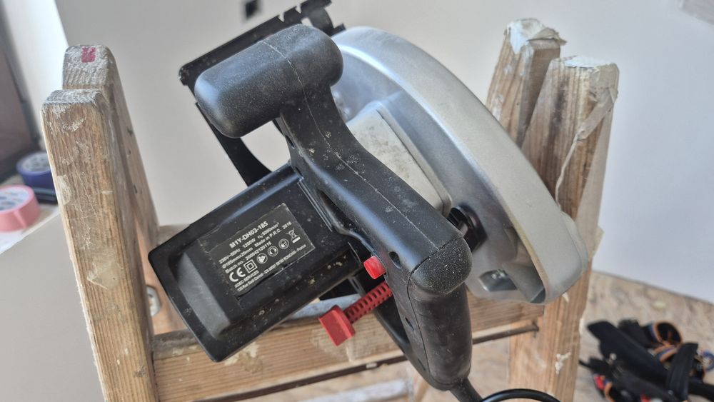 Circular de mana , fierastrau electric
