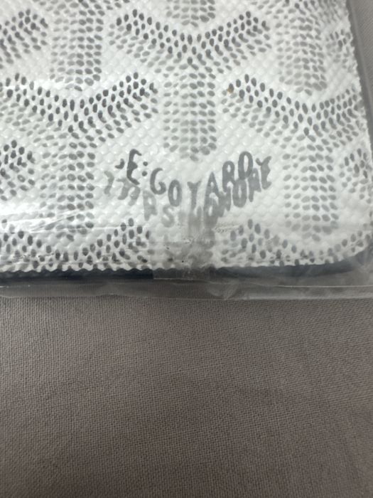 Cardholder бял  GOYARD