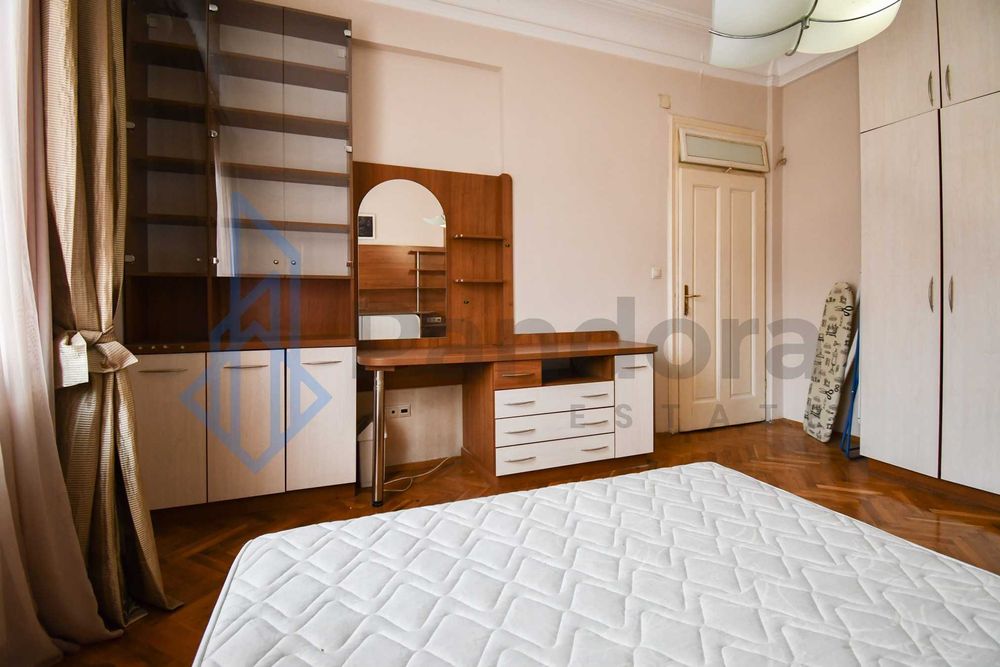 Дава се под наем Четиристаен апартамент в София, Център - 140 кв.м за 612 € - Снимка #2