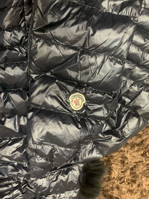 Vând geaca moncler dama