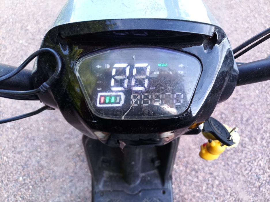 Электроскуте евестор8