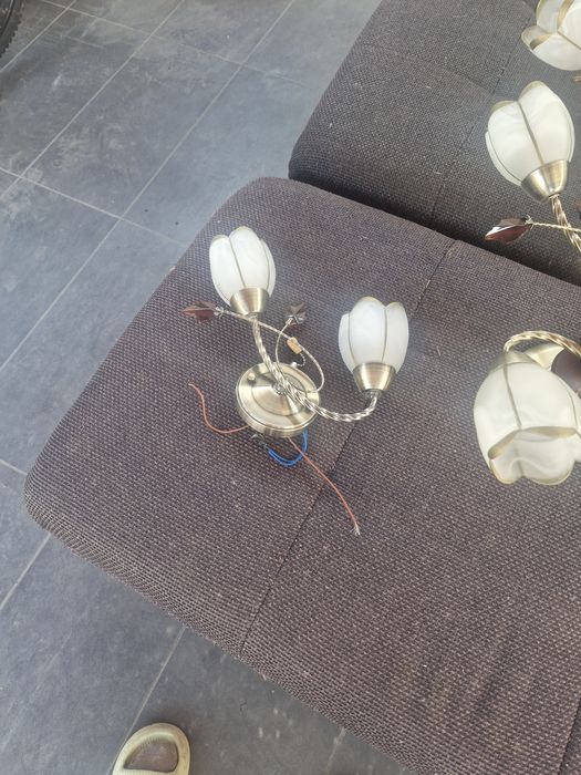 Vand 4 lustre foarte frumoase.