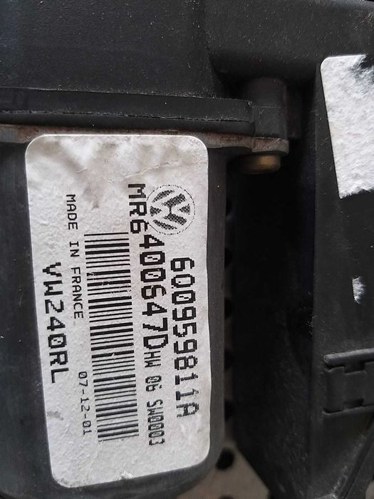 Motoras macara stanga spate vw polo 9n 6q0959811a