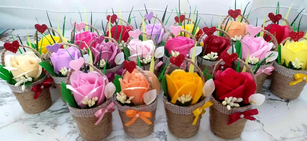 Кошнички със сапунени рози