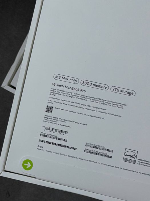 Macbook pro 16inch m5 max 36/2tb