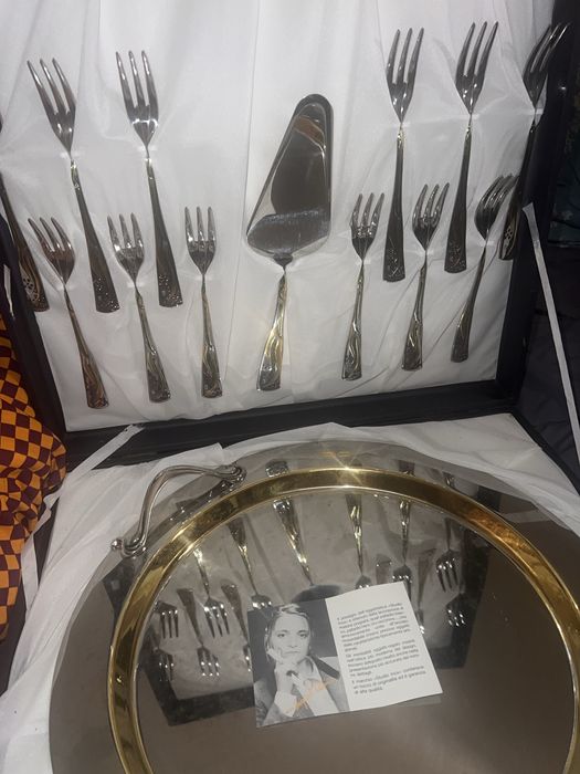 Set Tacamuri linguri furculiti placate cu aur 24 k