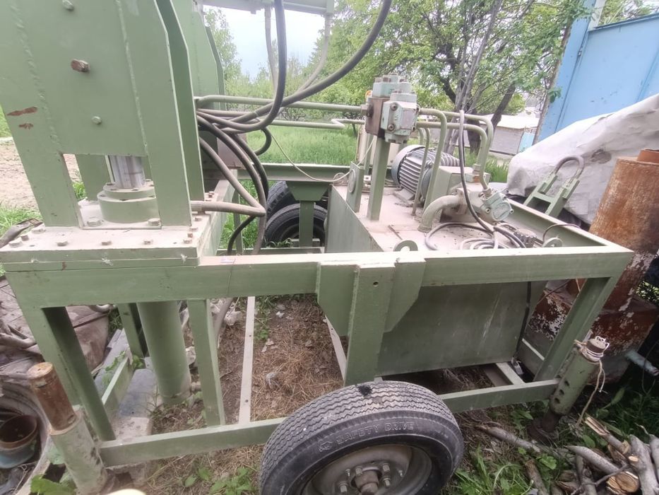 Аппарат по производству глиноблок