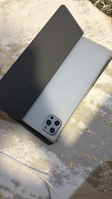 Планшет андройд в хорошем состояние