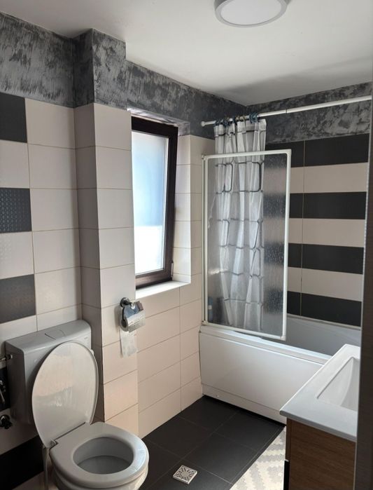 Casă tip duplex , 4 dormitoare.