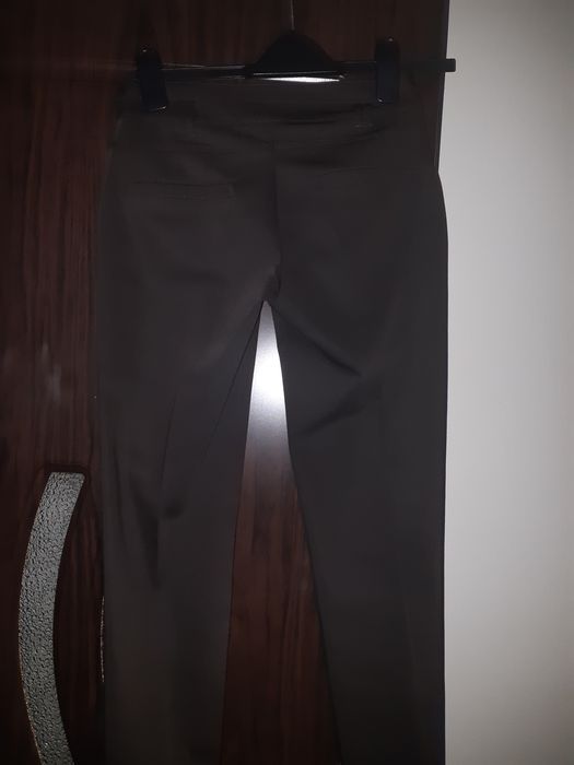 Pantaloni eleganți