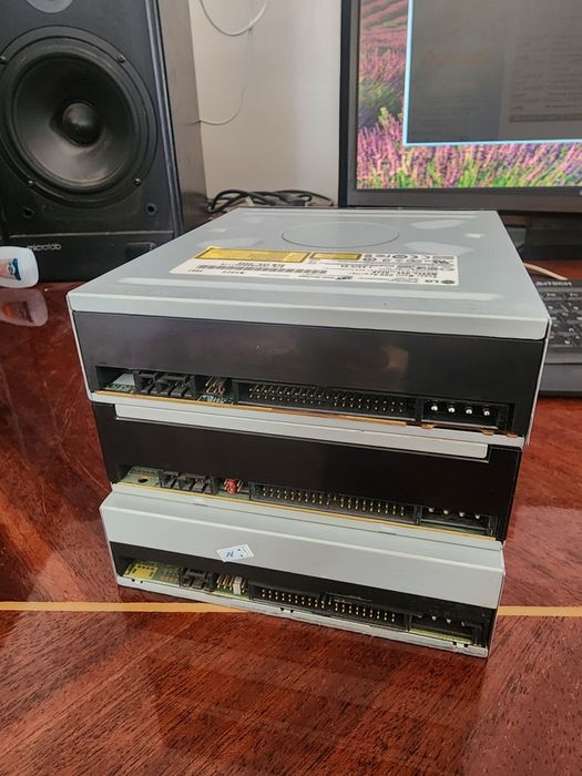 Продаются дисководы