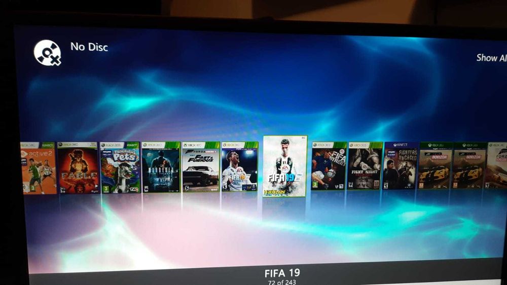 Xbox 360 E modat RGH3 cu HDD 1 TB  peste  200 de jocuri