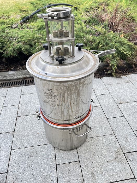 Дистилятор и бак на 45 литров