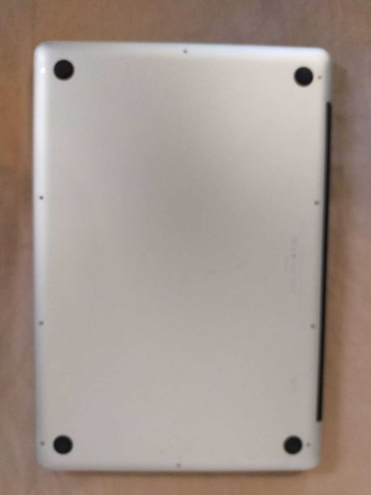 Vând ansamblu complet display (capac + ecran) pentru MacBook Pro 15 inch A1286