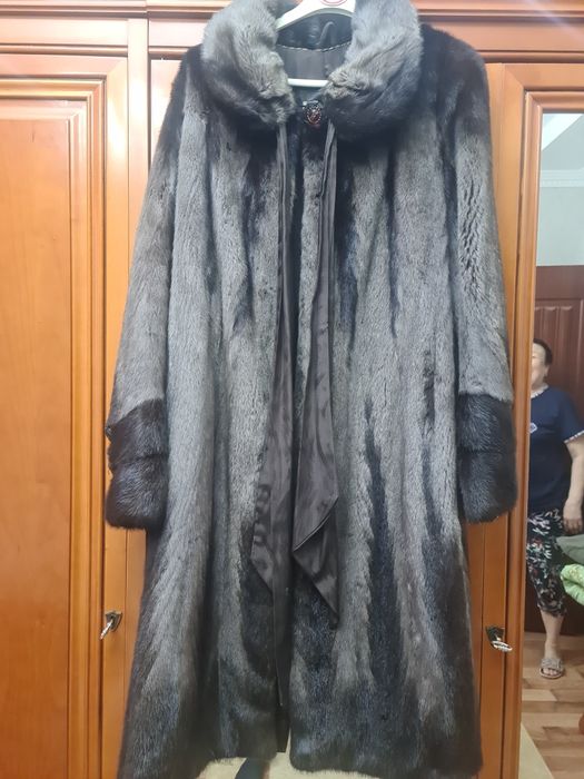 Продам шубу норковую