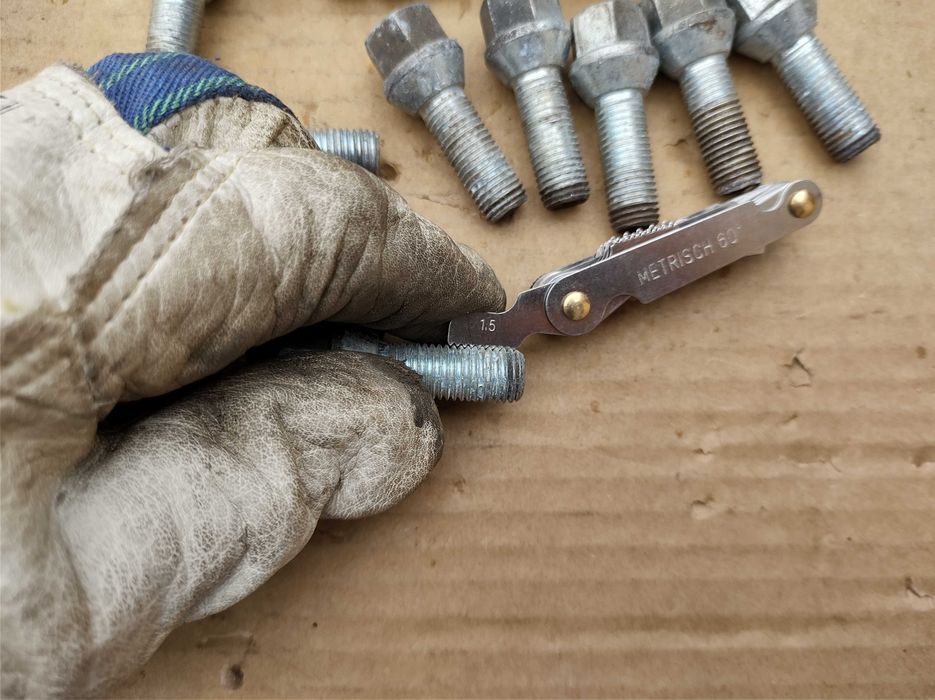 Продавам Болтове за Джанти Истински М12х1.50х17