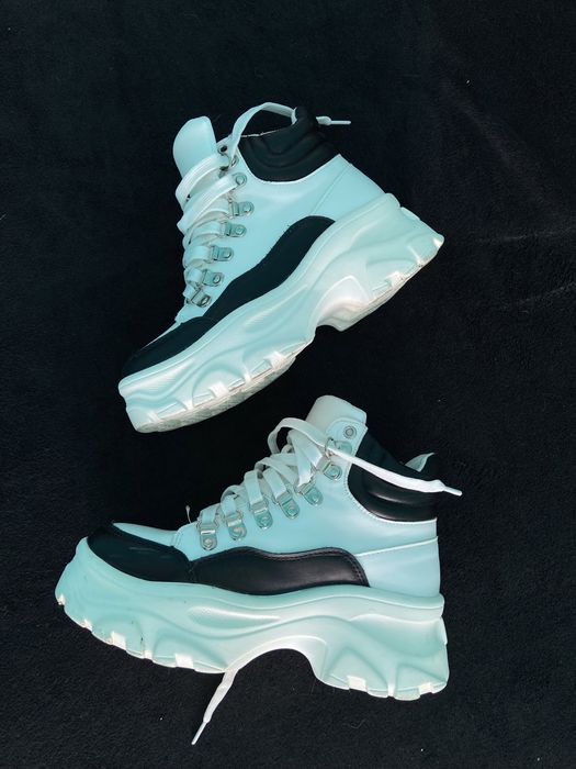 vand adidasi cu platformă